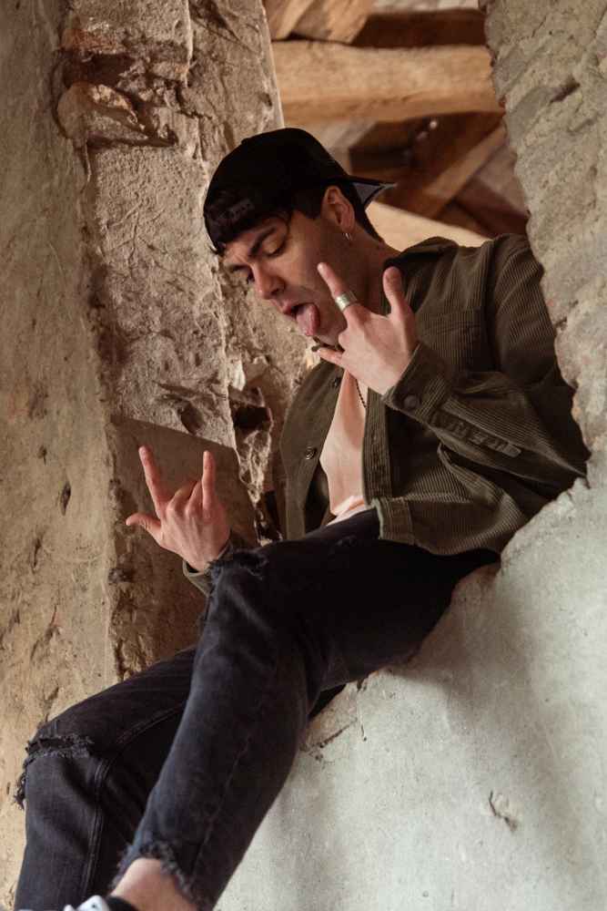 Ibrido, alias Michael Sacchi - Testa altrove