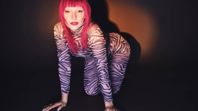 Sophie and the Giants - A Little Bit Wild