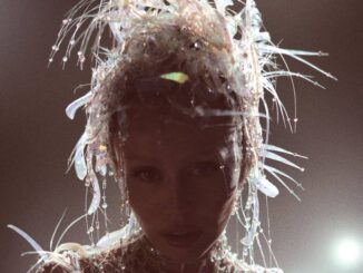 Miley Cyrus, Lindsey Buckingham & Mick Fleetwood - Secrets