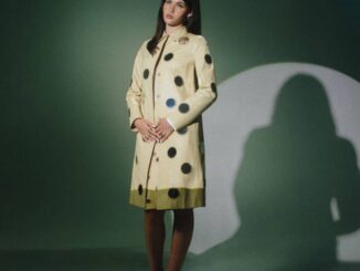 Sienna Spiro - Die On This Hill