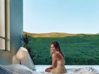 Hilary Duff - Roommates