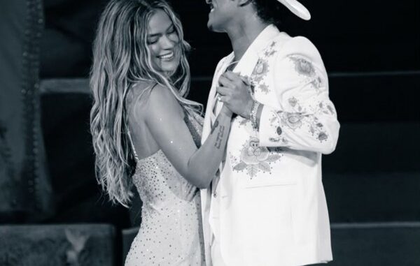 Karol G, Bruno Mars Still